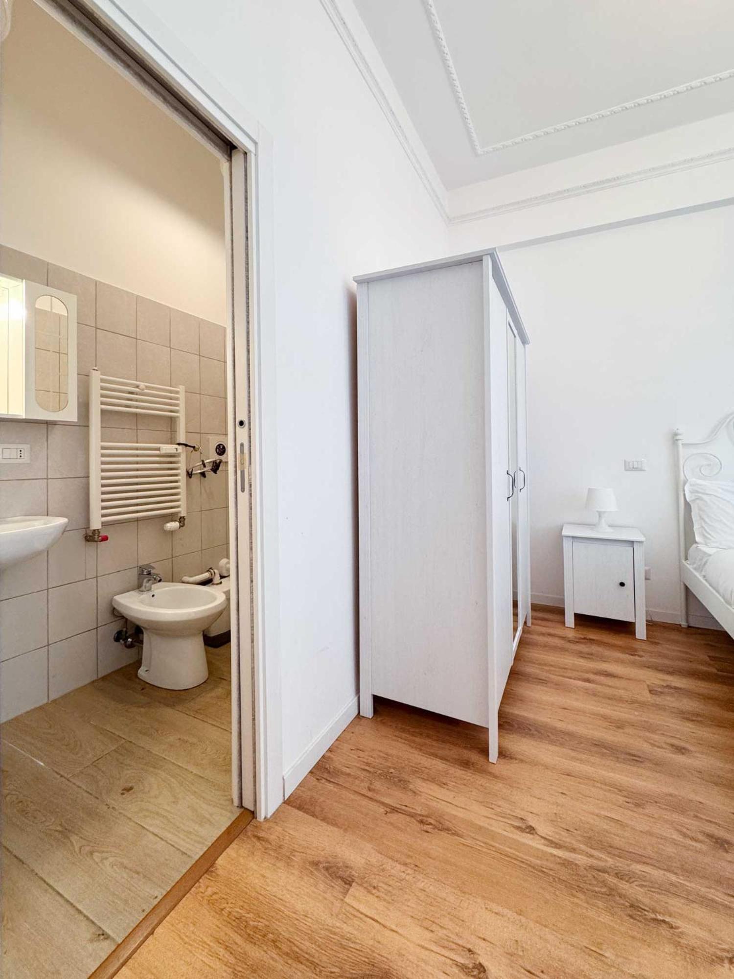 Piramide 2 Bedrooms & 2 Bathrooms * Rom